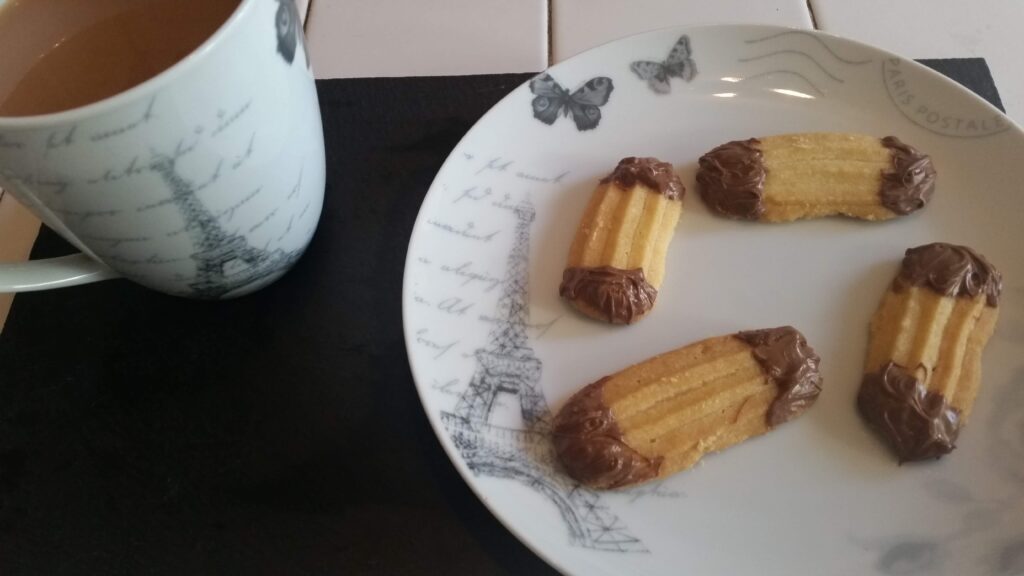 Chocolate vanilla fingers 