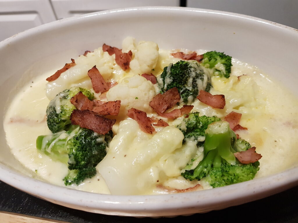 Cheesy vegetable bake